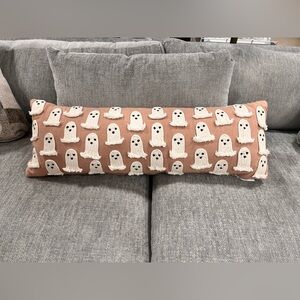 Indigo Moon Pale Pink Halloween Pillow with Macrame Ghosts. Rare. Tik tok viral!